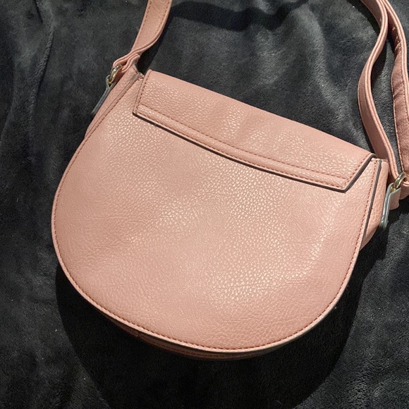 JustFab light pink crossbody - Picture 2 of 4
